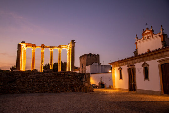 PORTUGAL ALENTEJO EVORA ROMAN TEMPLE