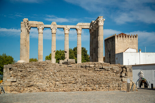 PORTUGAL ALENTEJO EVORA ROMAN TEMPLE