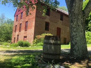 Obraz premium Old Mill and Barrel