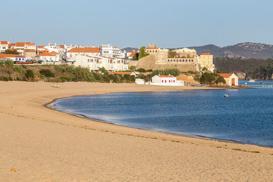 Vila Nova de Milfontes mit Rio Mira, Alentejo, Portugal