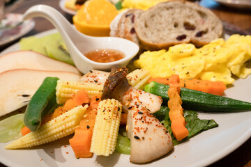 breakfast of bread and fruits