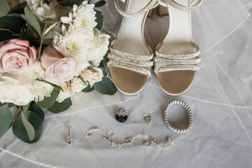 Fototapeta na wymiar wedding shoes and bouquet