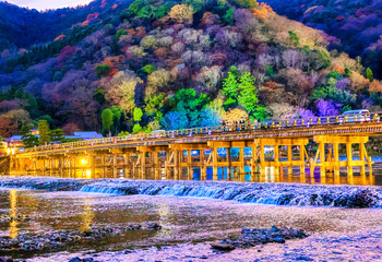 京都、嵐山花灯路の渡月橋