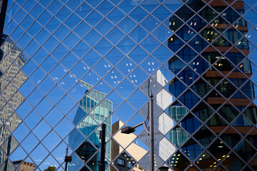 ビル　窓　反射