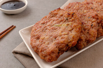 Tteokgalbi with minced meat and thickly grilled