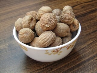 Nutmeg in a bowl 