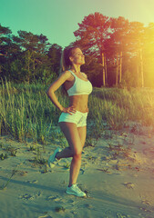Healthy lifestyle: young fitness girl