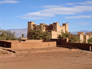 Kasbah im Dadestal