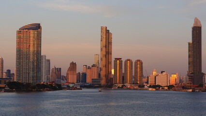 Obraz premium city skyline at sunset