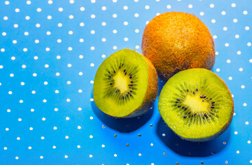 sliced kiwi fruit 