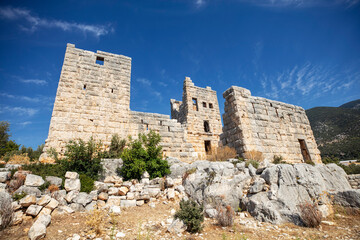 ISSIUM CASTLE BEYMELEK CASTLE From the city center of the castle, 8 km from the Beymelek direction, the Issium sign is encountered. From here, after 2 km from the plate showing the northern direction 