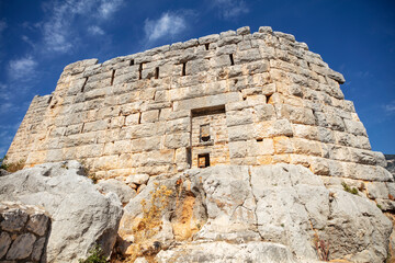 ISSIUM CASTLE BEYMELEK CASTLE From the city center of the castle, 8 km from the Beymelek direction, the Issium sign is encountered. From here, after 2 km from the plate showing the northern direction 