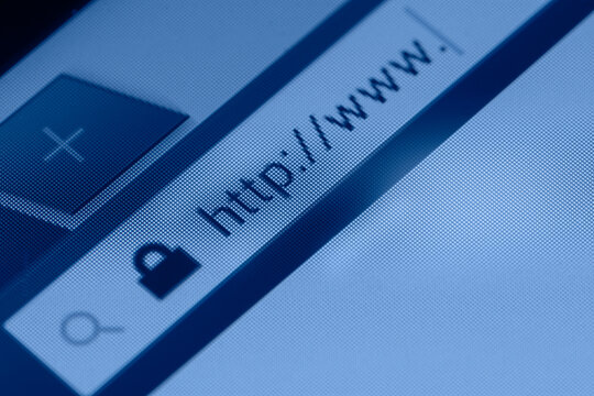 Internet, browser, surfen, information, www. http://, URL, Internetadresse, hack, computer, labtop, bildschirm, nahaufnahme, led, sicher, sicherheit, SSL, Verschl&uuml;sselt, Verschl&uuml;sselung, symbol, 
