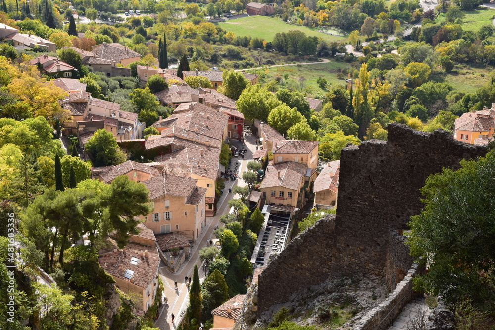 Sticker Moustiers-Sainte-Marie, vu depuis la Chapelle Notre-Dame de Beauvoir