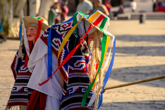 Baile O Danza De Los Viejitos, En El Jardin Del Morelia, Michoacan