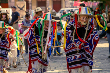 Baile o danza de los viejitos, en el jardin del morelia, michoacan