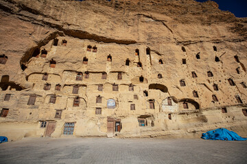 Taskale is one of the places to visit in Karaman with its granaries, Manazan Caves and İncesu Cave.