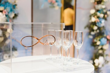 wonderful wedding ceremony. trendy wedding arch made according to modern fashion. wedding decorations.