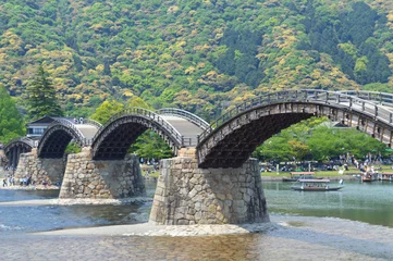 Papier Peint photo autocollant Le pont Kintai 新緑の山口県岩国錦帯橋01