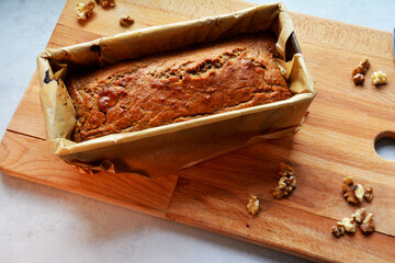 köstliches Bananenbrot mit Walnüssen, Bananen-Brot