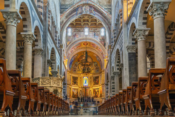Obraz premium Interior of Pisa cathedral, Italy