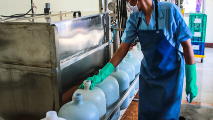 Bottling plant - bottled water, bottle filling line, pure water for bottling and bottling, choose focus