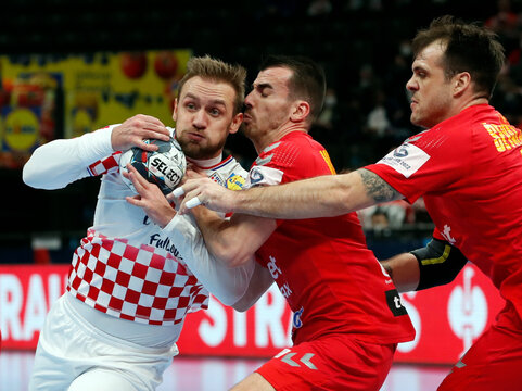 EHF 2022 Men's European Handball Championship - Main Round - Montenegro v Croatia