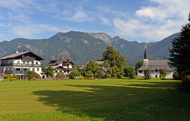 Hübsches Dorf am Wolfgangsee im Salzkammergut