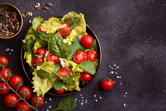 Vegetable fresh salad with lattuce and tomatoes