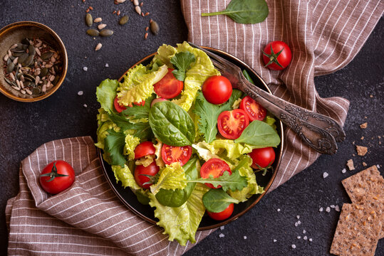 Vegetable fresh salad with lattuce and tomatoes