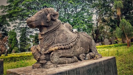 statue of bull