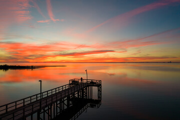 Fototapeta na wymiar Sunset on Mobile Bay 