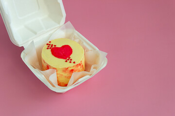 A small Korean-style bento cake in a box for one person. Cute dessert gift for birthday and...