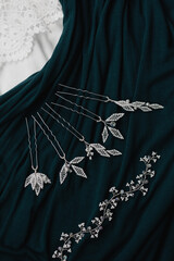 Set of white wedding hair accessories 