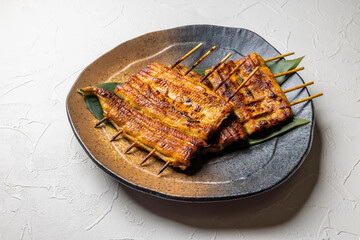 うなぎ　Eel and rice in a lacquered box