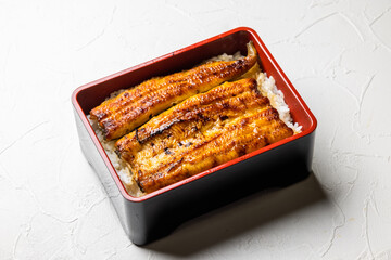 うなぎ　Eel and rice in a lacquered box