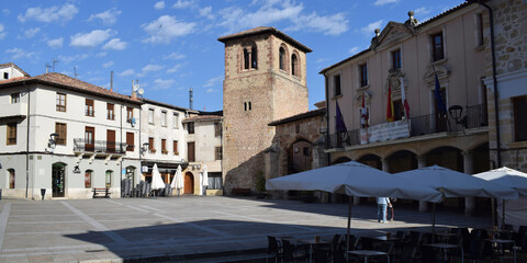 Obraz premium Panorámica de calles y casas de Oña, Burgos.