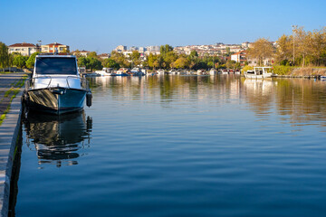 Naklejka premium boats in the harbor.
