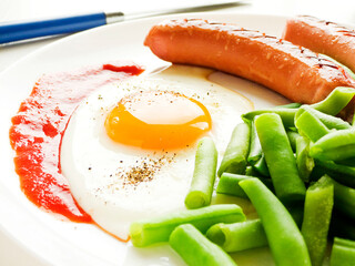 Egg sausages and green beans