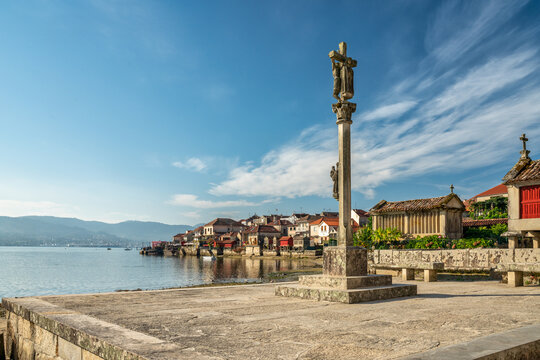  Combarro, Rias Baixas - Typical Galician granaries on the coast of the Ria de Pontevedra, Galicia, Spain