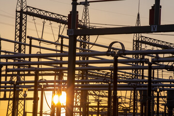 Umspannwerk am Abend