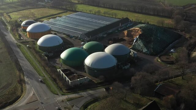 Biogasanlage aus der Luft Perspektive mit einer Drohne aufgenommen