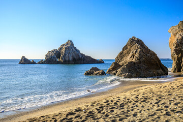 田原市　日出の石門と片浜十三里の砂浜
