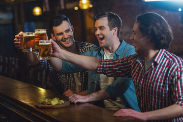 Men in pub