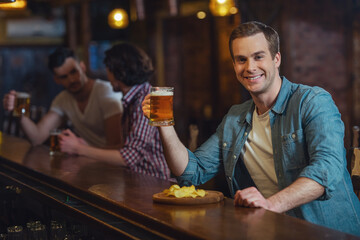 Men in pub