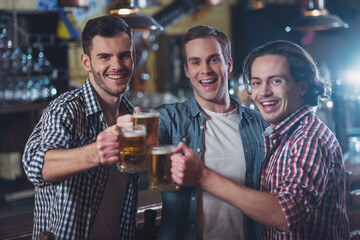 Men in pub