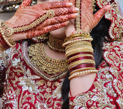 Top Wedding Photographers in Mandu - Best Pre Wedding Photography - Justdial