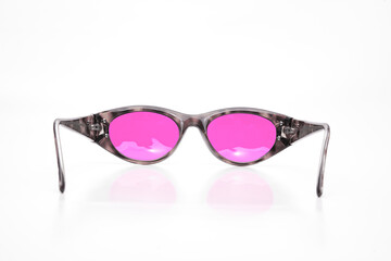 Blick durch eine rosa Brille