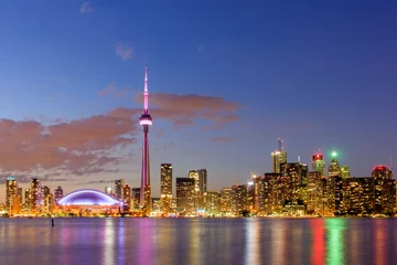 Foto op Plexiglas Cityscape of Toronto, Canada at dusk, looking towards CN Tower and downtown © Thomas Hassler