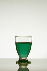 coctel con cubo de hielo